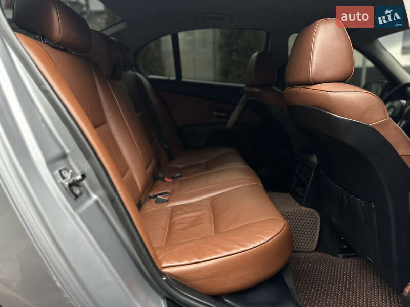 Седан BMW 5 Series 2003 в Ровно