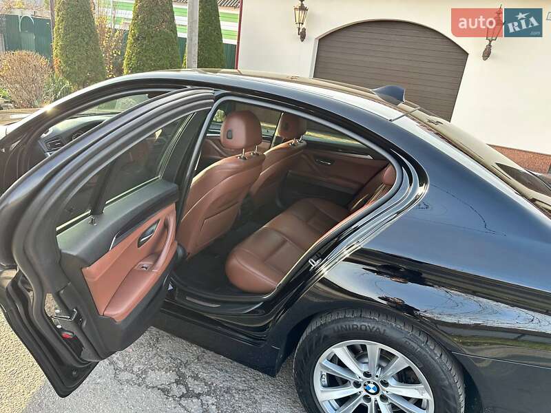 Седан BMW 5 Series 2015 в Дніпрі