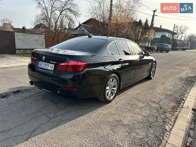 Седан BMW 5 Series 2015 в Дніпрі