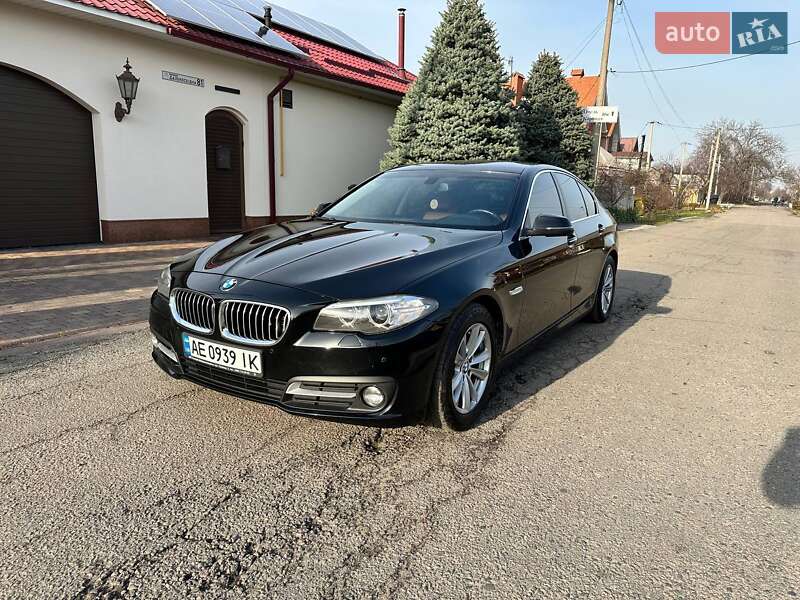 Седан BMW 5 Series 2015 в Дніпрі