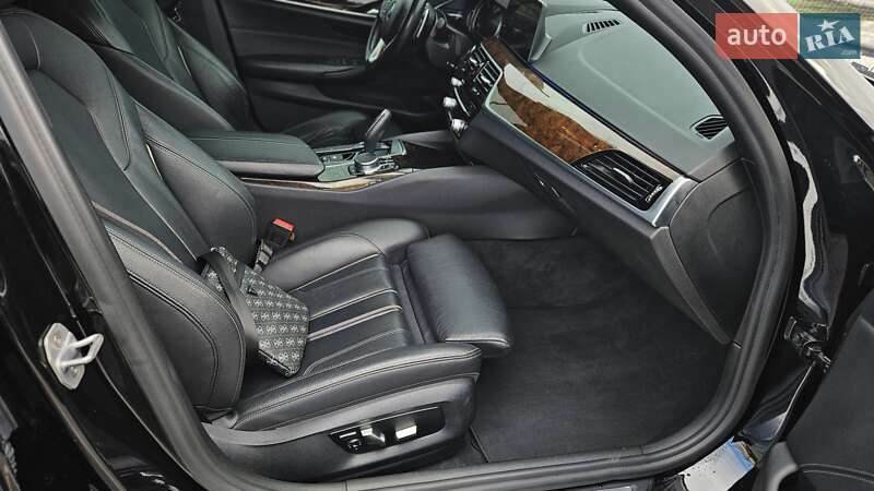 Седан BMW 5 Series 2017 в Мукачево