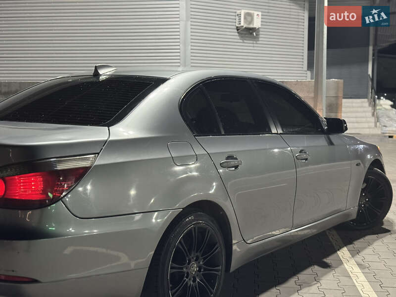 Седан BMW 5 Series 2007 в Сарнах