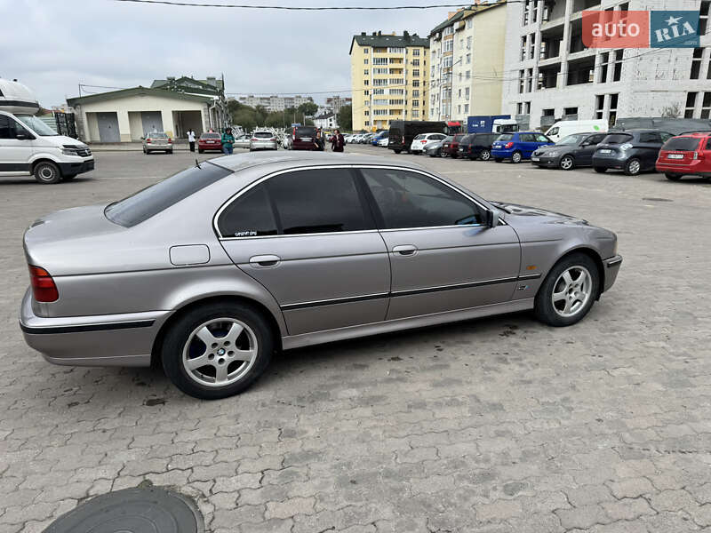 Седан BMW 5 Series 1999 в Стрию