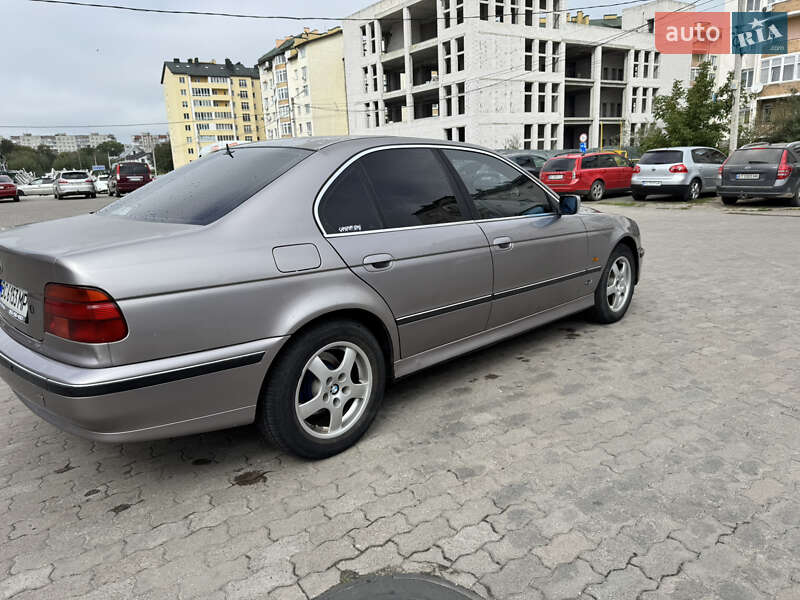 Седан BMW 5 Series 1999 в Стрию