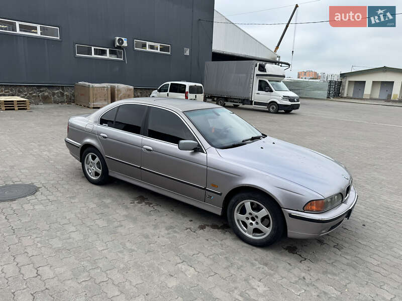 Седан BMW 5 Series 1999 в Стрию