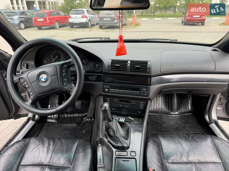 Седан BMW 5 Series 1999 в Стрию
