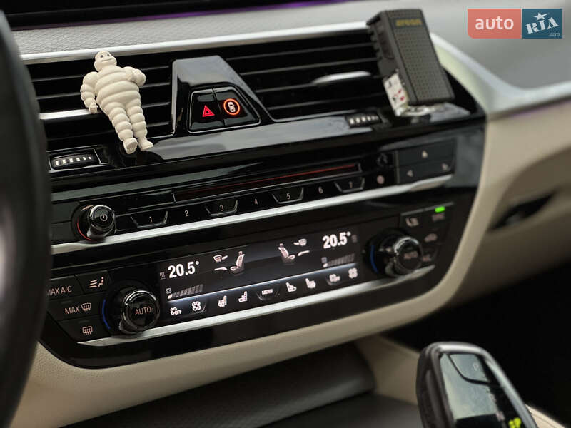 Седан BMW 5 Series 2017 в Дніпрі