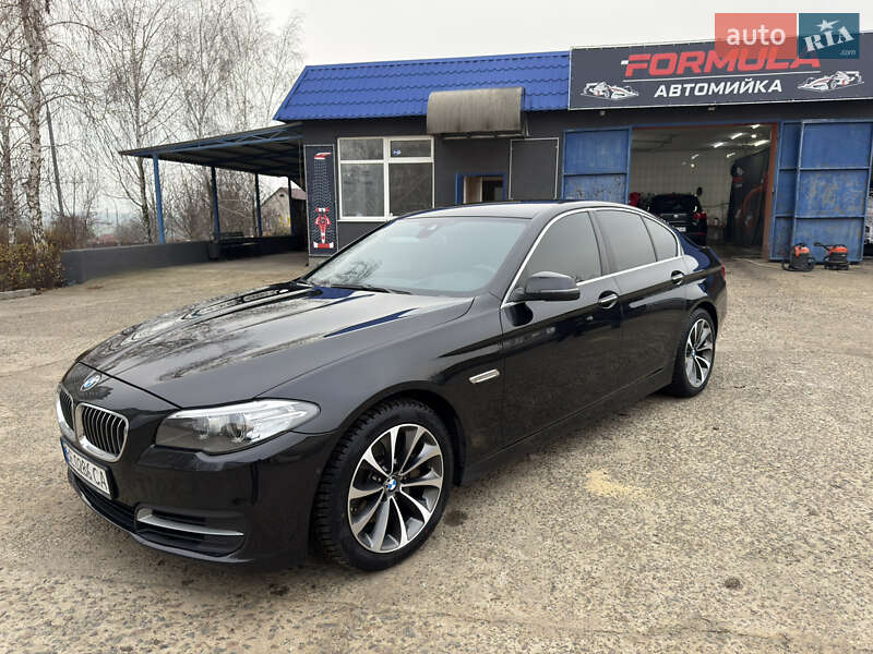 Седан BMW 5 Series 2014 в Южноукраинске