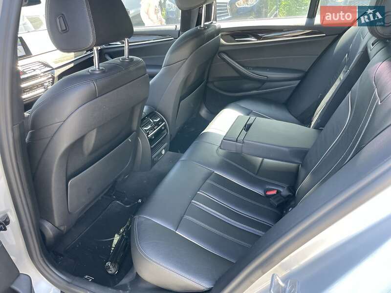 Седан BMW 5 Series 2017 в Львове