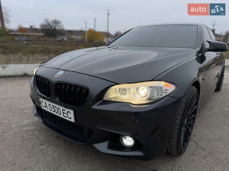 Седан BMW 5 Series 2012 в Умані