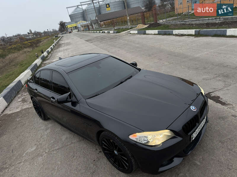 Седан BMW 5 Series 2012 в Умані