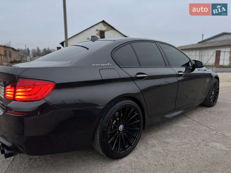 Седан BMW 5 Series 2012 в Умані