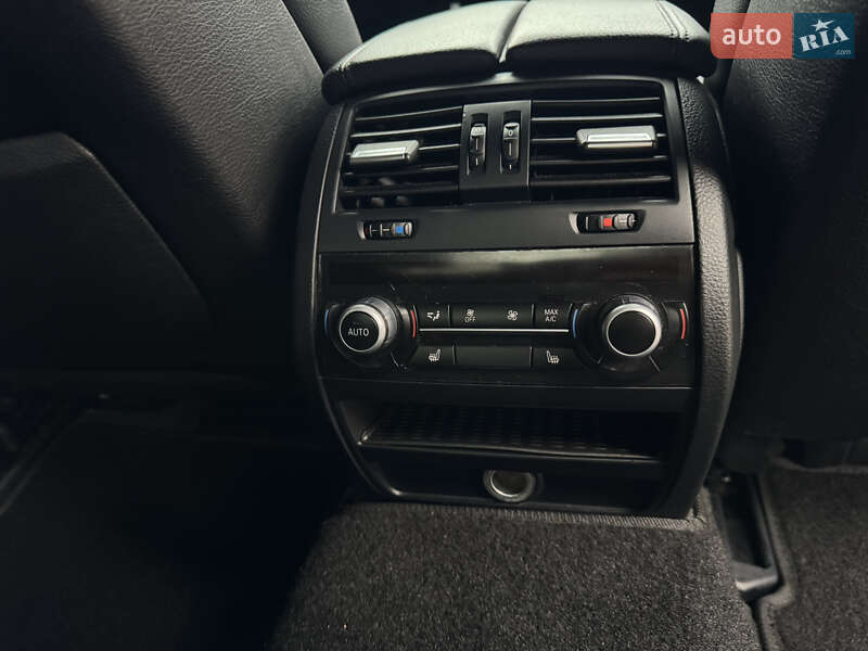 Седан BMW 5 Series 2012 в Умані