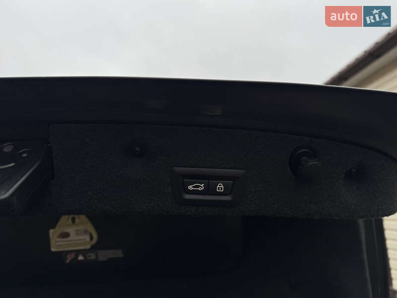 Седан BMW 5 Series 2012 в Умані