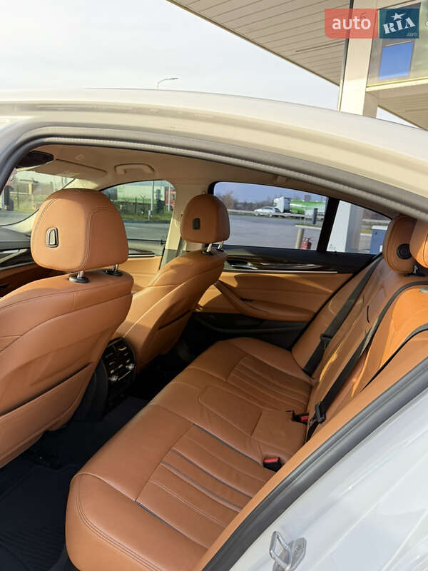 Седан BMW 5 Series 2017 в Днепре