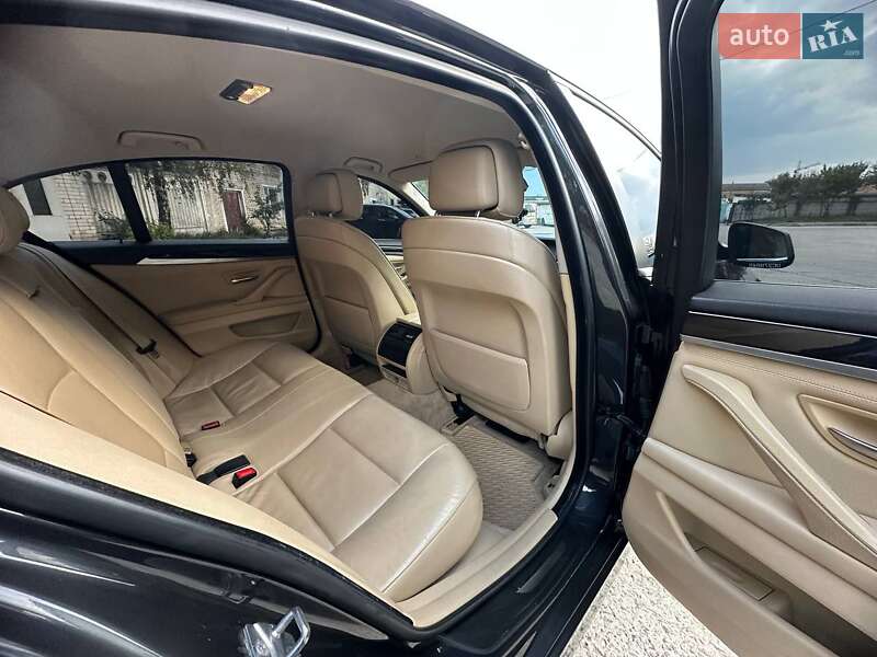 Седан BMW 5 Series 2010 в Нетешине