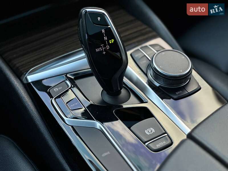 Седан BMW 5 Series 2018 в Киеве