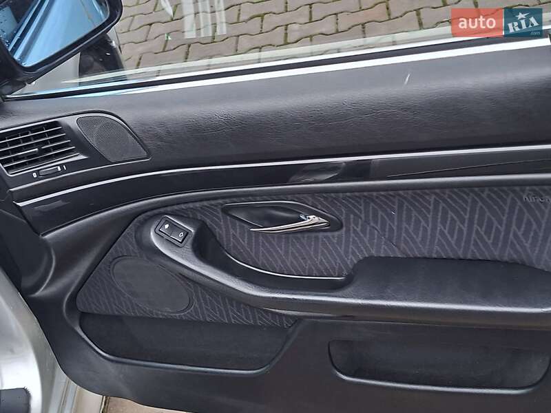 Седан BMW 5 Series 2000 в Черновцах