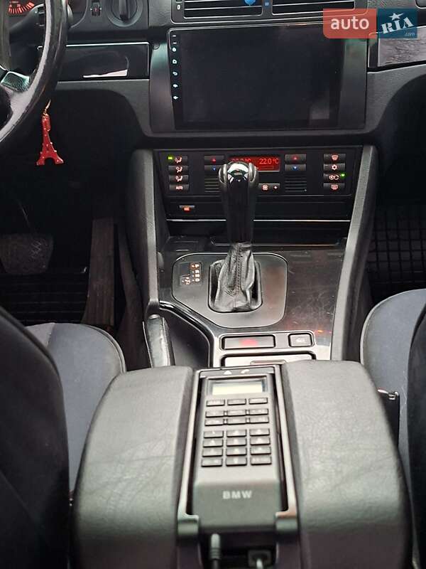 Седан BMW 5 Series 2000 в Черновцах