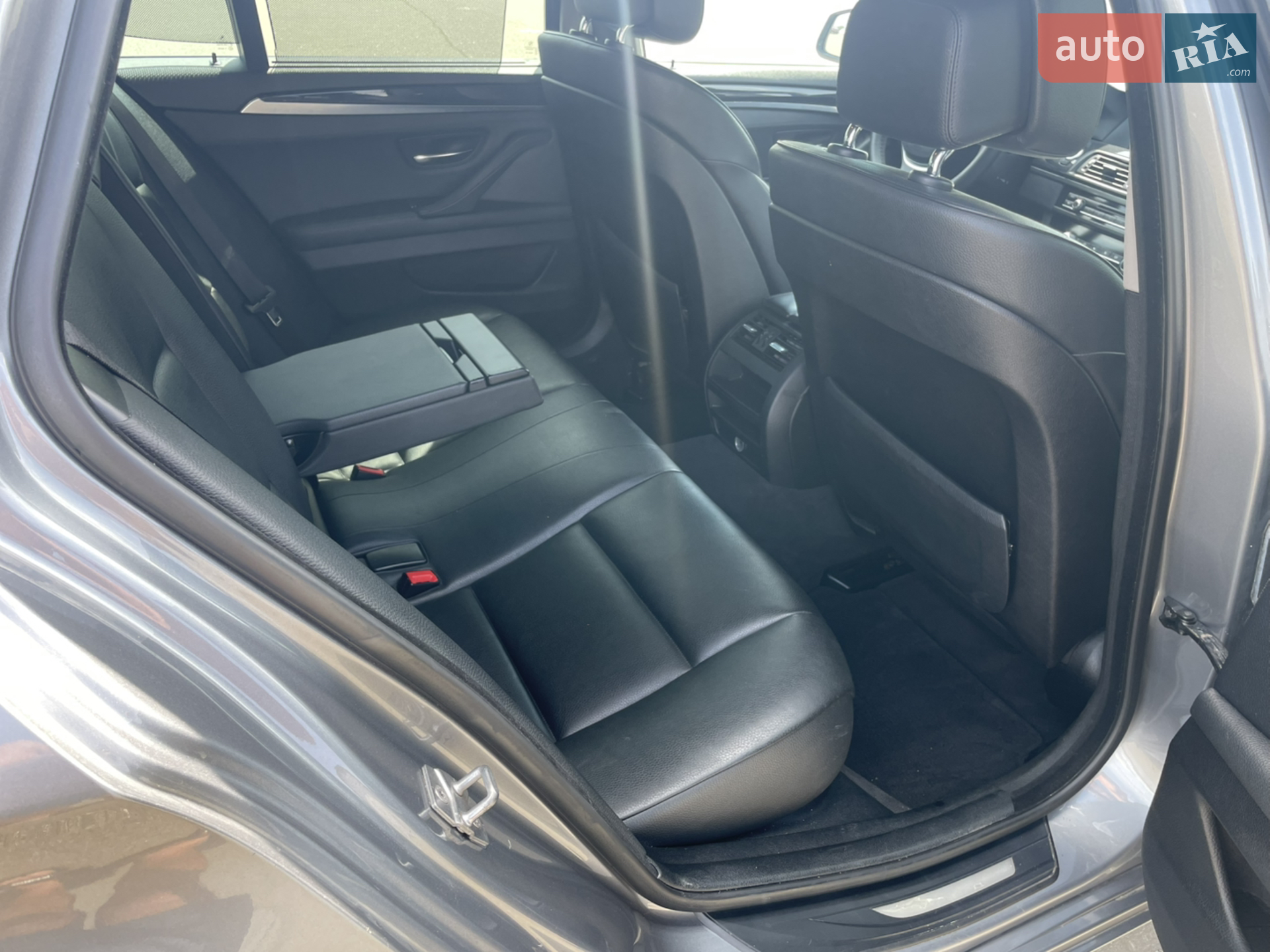2011 BMW 5er - мініатюра 11