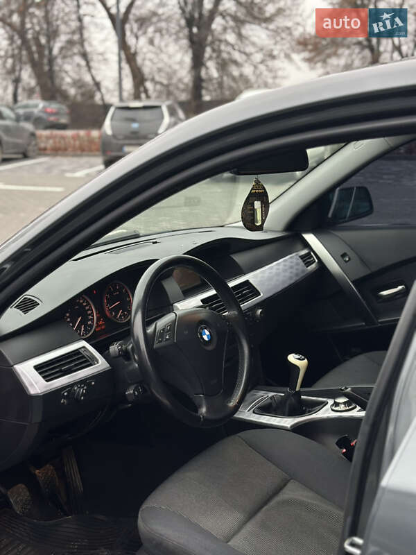 Седан BMW 5 Series 2004 в Виннице