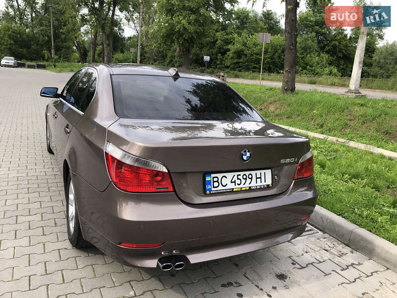 Седан BMW 5 Series 2004 в Львове
