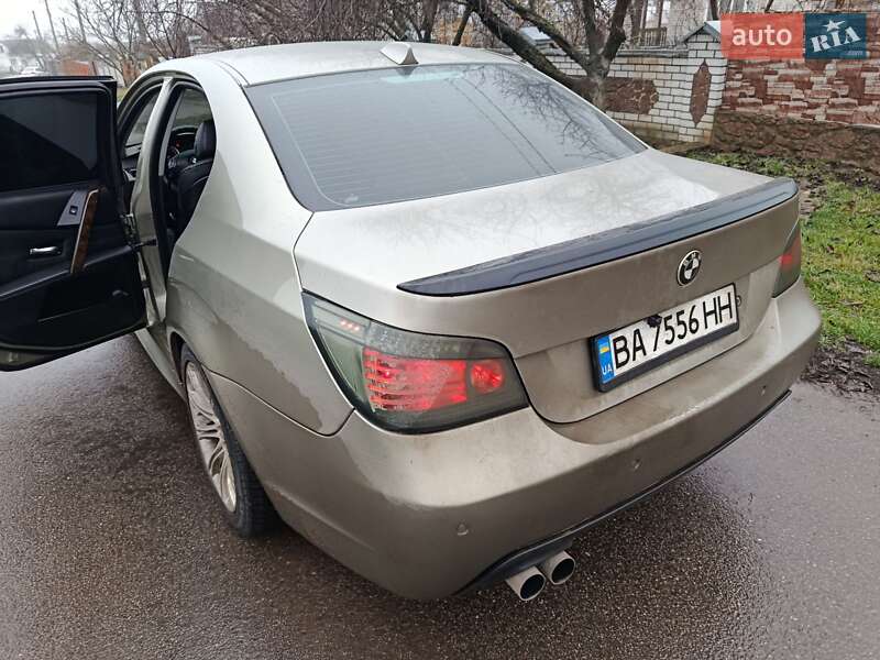 Седан BMW 5 Series 2004 в Смолином