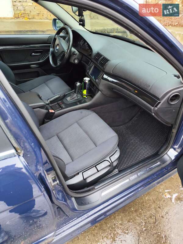 Седан BMW 5 Series 2001 в Киеве