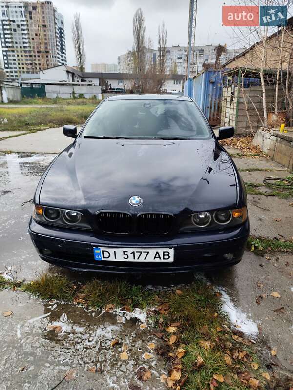 Седан BMW 5 Series 2001 в Киеве