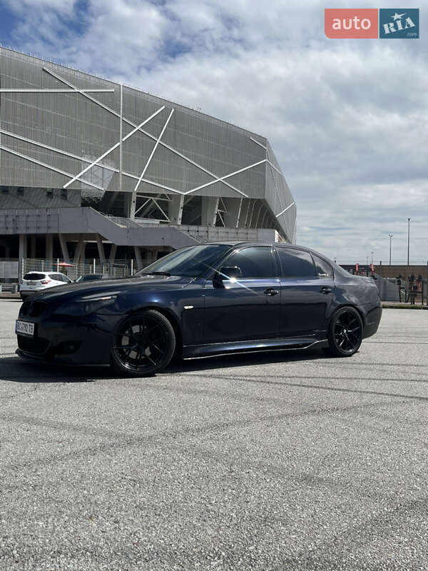 Седан BMW 5 Series 2007 в Львове