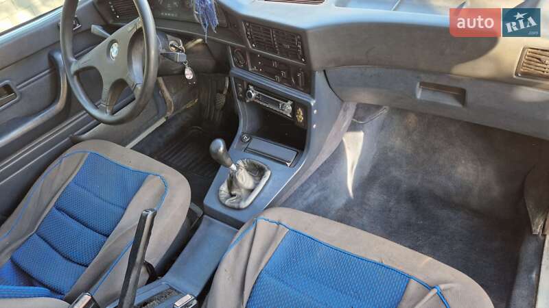 Седан BMW 5 Series 1986 в Кам'янець-Подільському