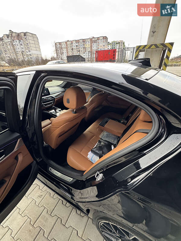 Седан BMW 5 Series 2021 в Брошневі-Облозі