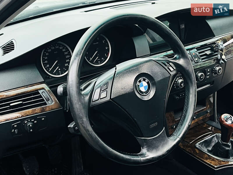 Седан BMW 5 Series 2004 в Харкові