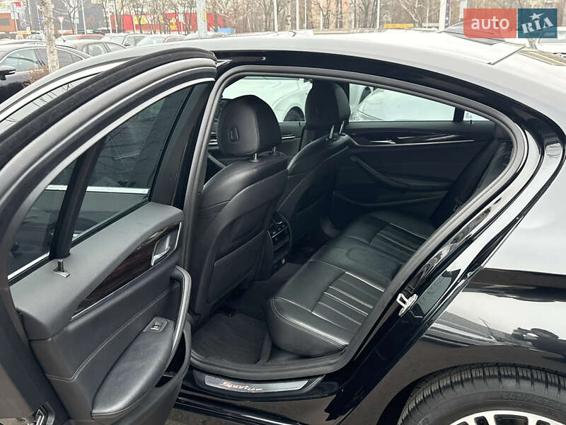 Седан BMW 5 Series 2017 в Киеве