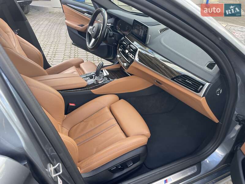 Седан BMW 5 Series 2019 в Черновцах