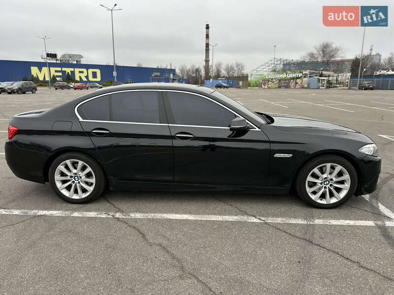 Седан BMW 5 Series 2015 в Дніпрі