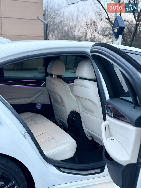 Седан BMW 5 Series 2020 в Дніпрі