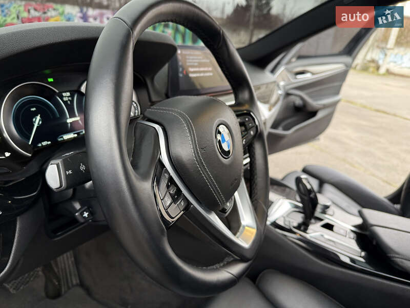 Седан BMW 5 Series 2018 в Хмельницком фото 19 Седан BMW 5 Series 2018 в Хмельницком