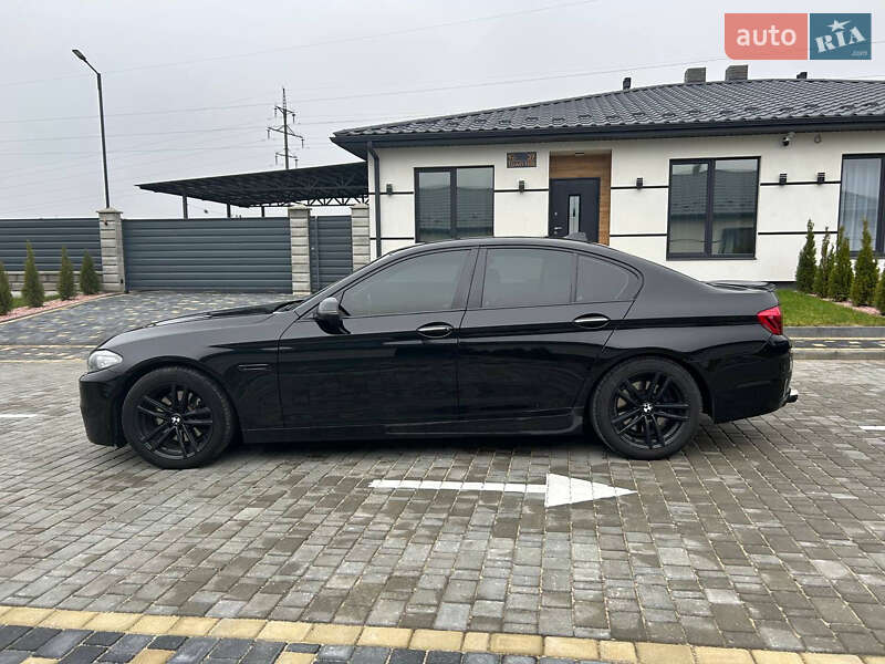 Седан BMW 5 Series 2013 в Вараше
