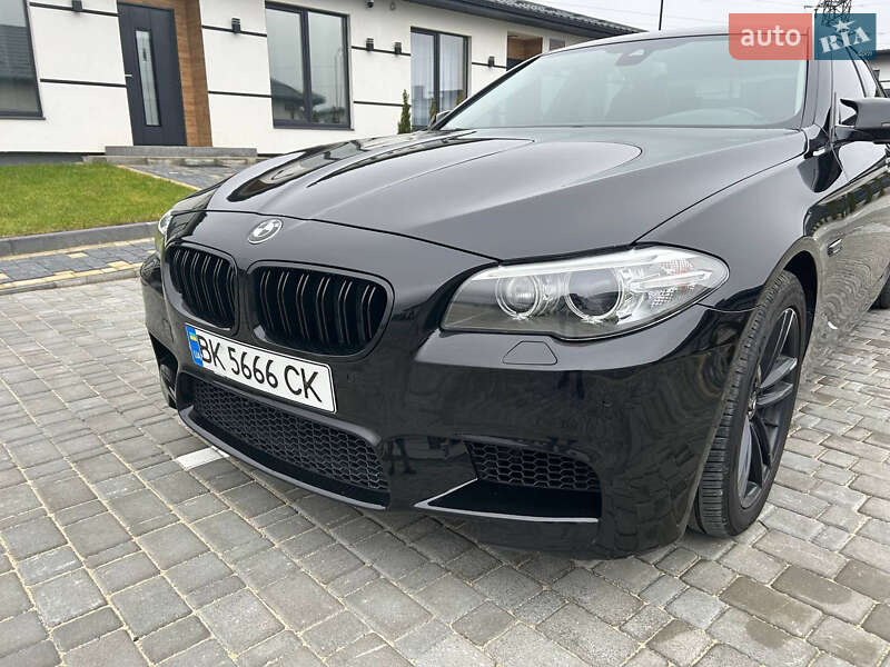 Седан BMW 5 Series 2013 в Вараше