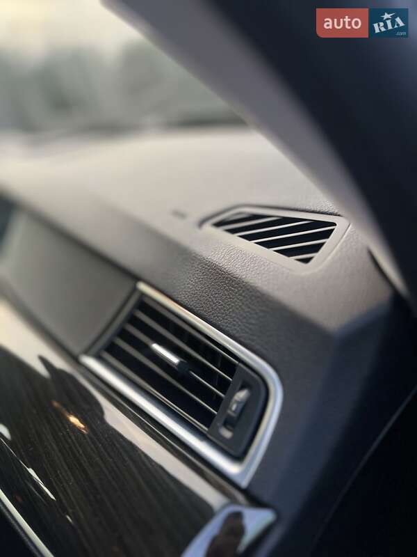 Седан BMW 5 Series 2015 в Шептицькому