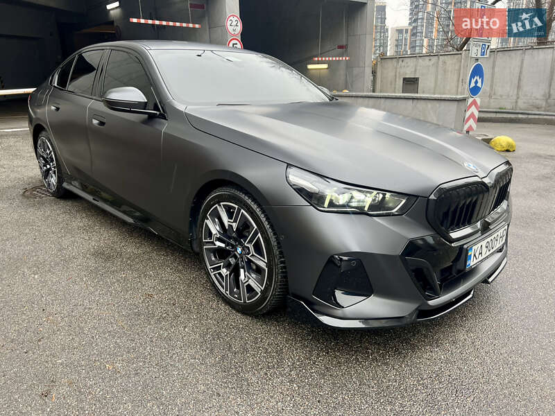 Седан BMW 5 Series 2023 в Киеве фото 2 Седан BMW 5 Series 2023 в Киеве