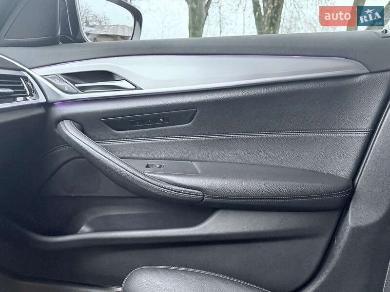 Седан BMW 5 Series 2017 в Львове