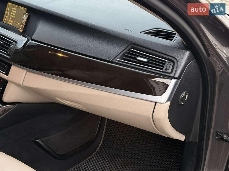 Седан BMW 5 Series 2012 в Тернополе