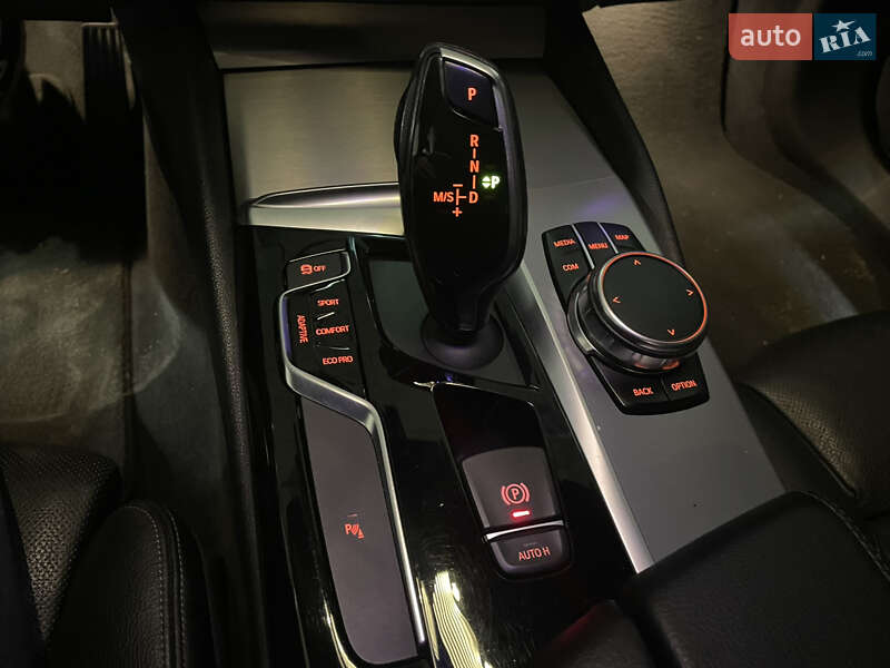 Седан BMW 5 Series 2017 в Львове