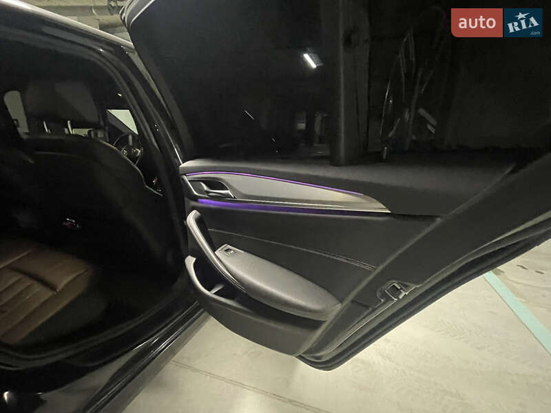 Седан BMW 5 Series 2017 в Львове