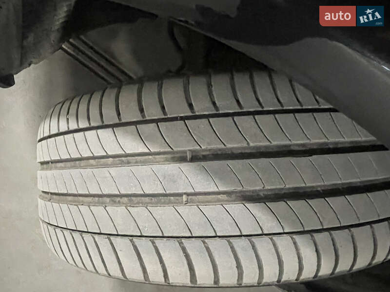 Седан BMW 5 Series 2017 в Львове