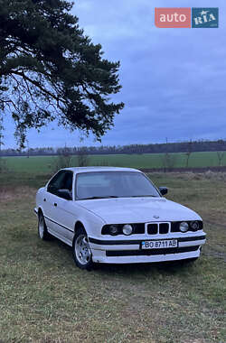 Седан BMW 5 Series 1991 в Радивилове