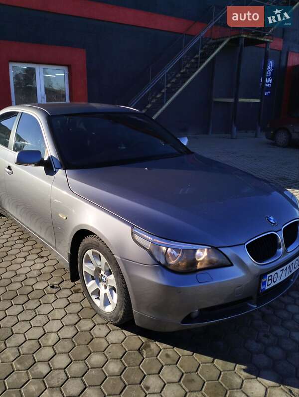 Седан BMW 5 Series 2004 в Кременце