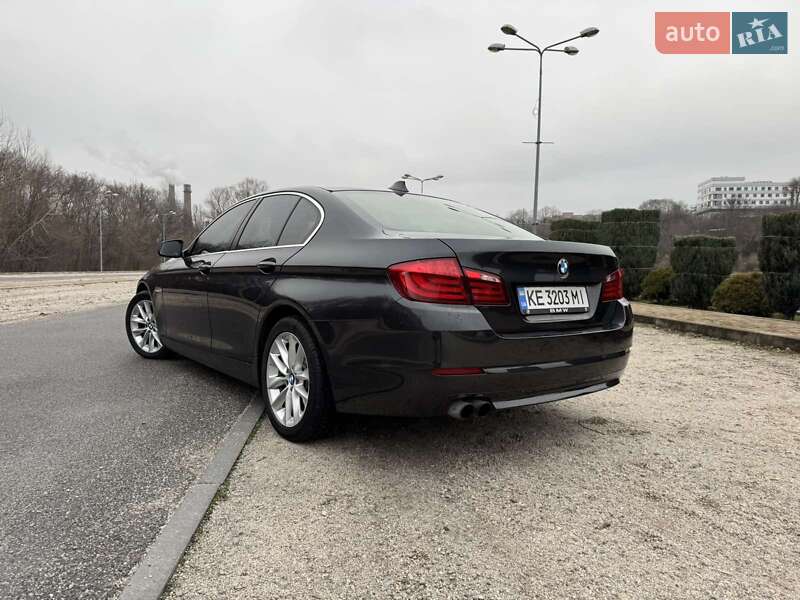 Седан BMW 5 Series 2011 в Днепре
